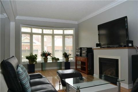 33 Dunedin Dr, House detached with 4 bedrooms, 3 bathrooms and 2 parking in Vaughan ON | Image 3