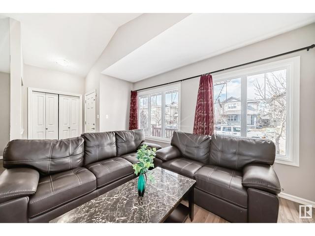 2333 28a Av Nw Nw, House detached with 4 bedrooms, 2 bathrooms and null parking in Edmonton AB | Image 5