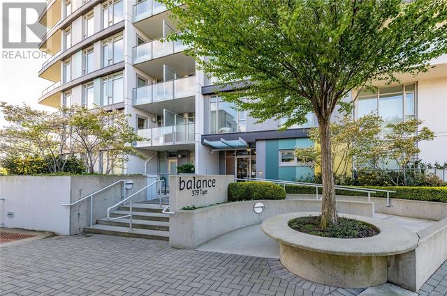 401 - 379 Tyee Rd, Condo with 2 bedrooms, 2 bathrooms and 2 parking in Victoria BC | Image 3