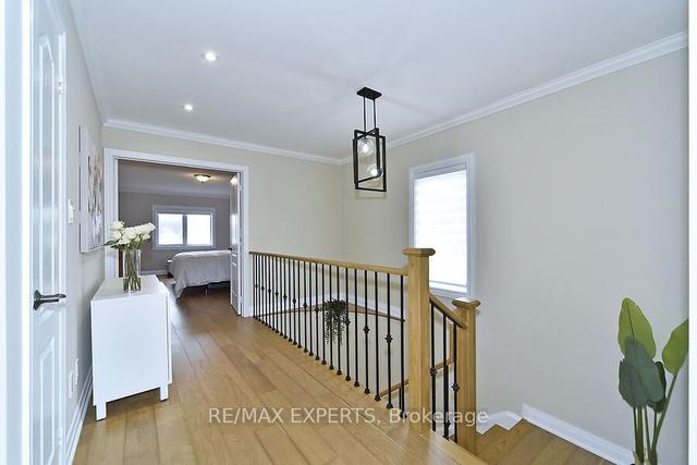 112 Royal Appian Cres, House attached with 3 bedrooms, 4 bathrooms and 5 parking in Vaughan ON | Image 9