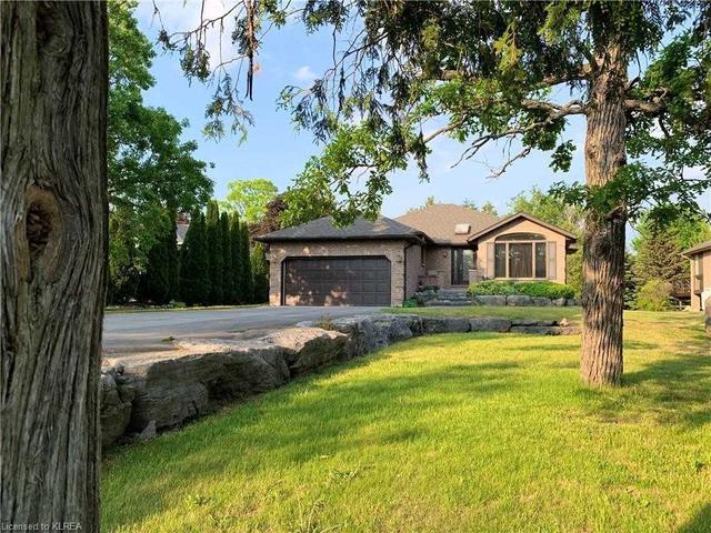 78 Island Bay Dr, House detached with 2 bedrooms, 3 bathrooms and 10 parking in Kawartha Lakes ON | Image 1