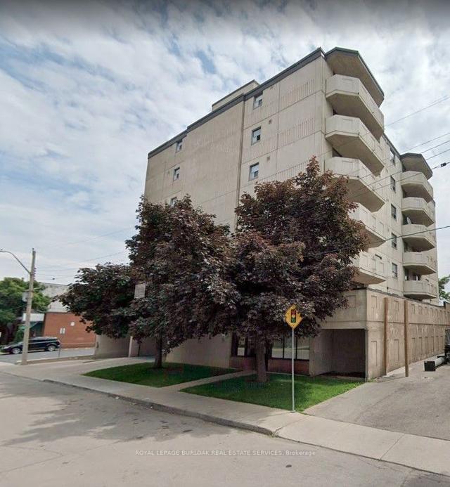 205 - 21 East Ave S, Condo with 1 bedrooms, 1 bathrooms and 1 parking in Hamilton ON | Image 1