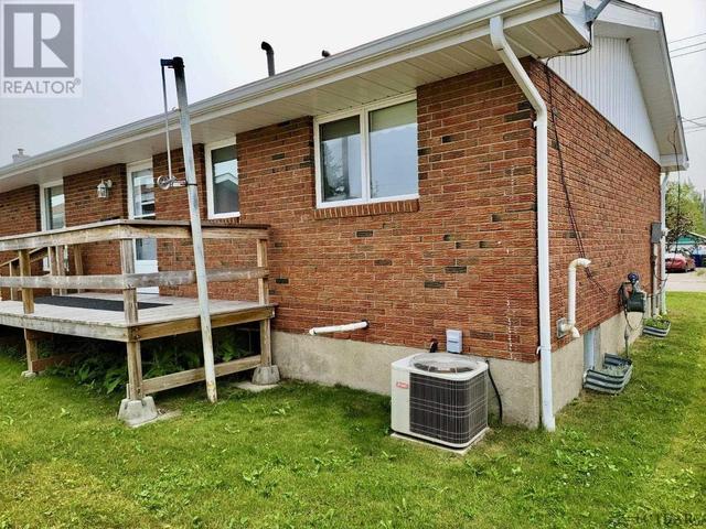 200 Bordeleau St, House detached with 5 bedrooms, 2 bathrooms and null parking in Smooth Rock Falls ON | Image 42