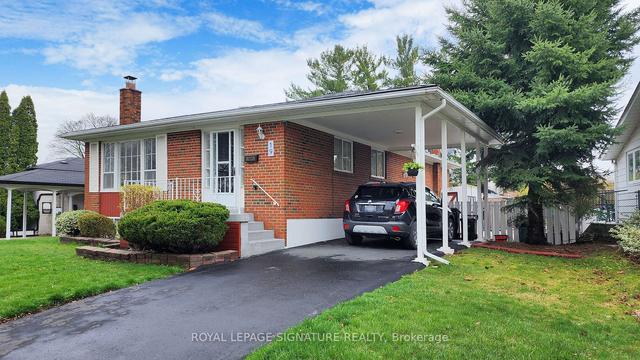 19 Griselda Cres, House detached with 3 bedrooms, 2 bathrooms and 3 parking in Toronto ON | Image 12