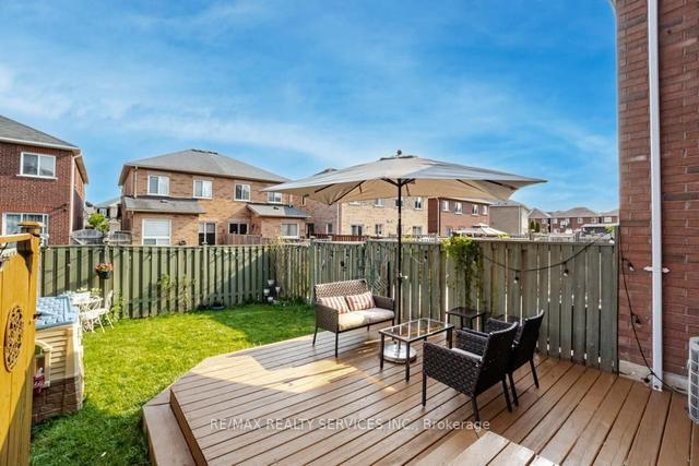 97 Spicebush Terr, House attached with 3 bedrooms, 3 bathrooms and 3 parking in Brampton ON | Image 13