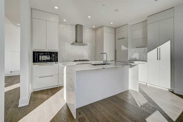 203 - 1441 Elgin St, Condo with 2 bedrooms, 3 bathrooms and 2 parking in Burlington ON | Image 3
