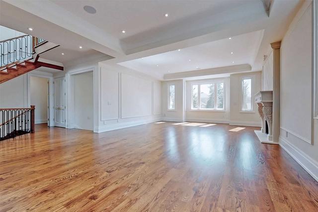 19 Ashgrove Pl, House detached with 5 bedrooms, 7 bathrooms and 6 parking in Toronto ON | Image 5