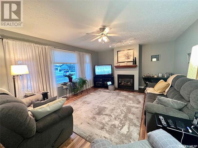 221 6th Street, House detached with 4 bedrooms, 2 bathrooms and null parking in Humboldt SK | Image 5