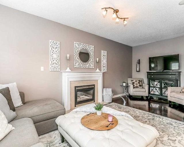 807 College Manor Dr, House detached with 4 bedrooms, 4 bathrooms and 6 parking in Newmarket ON | Image 10