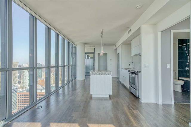 3804 - 101 Charles St E, Condo with 2 bedrooms, 2 bathrooms and 1 parking in Toronto ON | Image 2