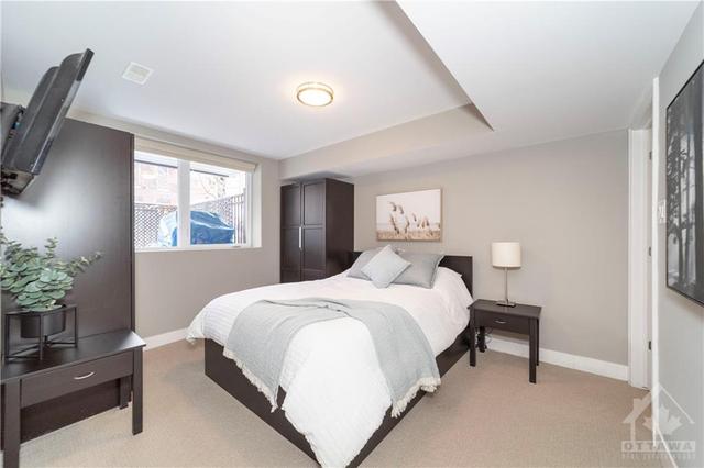 32 Holmwood Avenue, Condo with 2 bedrooms, 3 bathrooms and 1 parking in Ottawa ON | Image 13