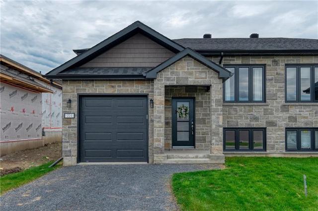 230 East Ridge Drive, Home with 3 bedrooms, 2 bathrooms and 3 parking in Cornwall ON | Card Image