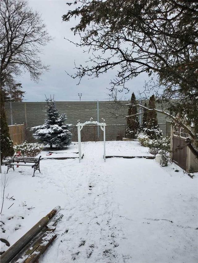 main - 251 College Ave, House detached with 4 bedrooms, 2 bathrooms and 4 parking in Oshawa ON | Image 18