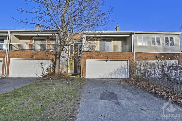 17 Estelle Crescent, Townhouse with 3 bedrooms, 2 bathrooms and 4 parking in Ottawa ON | Image 30