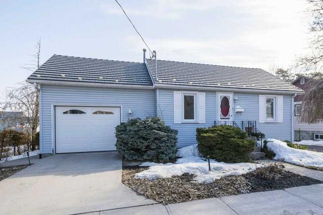 31 Purdy St, House detached with 1 bedrooms, 2 bathrooms and 3 parking in Belleville ON | Image 1