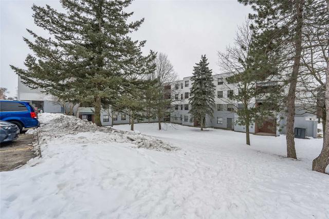 310 - 65 Silvercreek Pkwy N, Condo with 3 bedrooms, 2 bathrooms and 1 parking in Guelph ON | Image 26