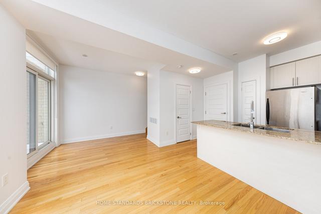 10 - 11 Eldora Ave, Townhouse with 2 bedrooms, 2 bathrooms and 1 parking in Toronto ON | Image 6