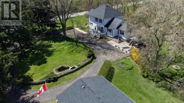 5848 Douglas Line, House detached with 4 bedrooms, 2 bathrooms and null parking in Lambton Shores ON | Image 5
