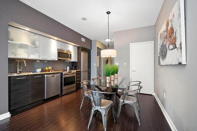 722 - 8 Telegram Mews, Condo with 1 bedrooms, 2 bathrooms and 1 parking in Toronto ON | Image 6