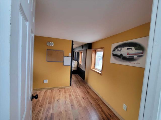 caboose - 43 Main St E, House detached with 0 bedrooms, 0 bathrooms and 1 parking in Milton ON | Image 18