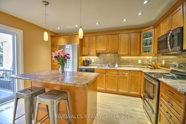 2 - 673 Woodcrest Blvd, Townhouse with 3 bedrooms, 4 bathrooms and 3 parking in London ON | Image 4