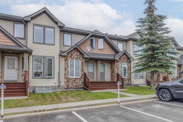 2206 - 2445 Kingsland Road Se, Home with 3 bedrooms, 3 bathrooms and 2 parking in Airdrie AB | Image 2