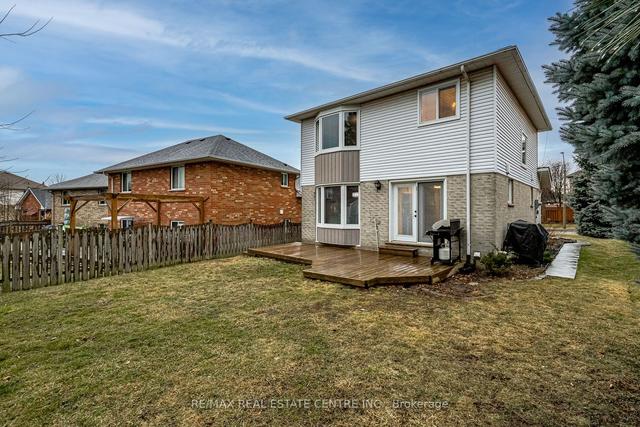 1235 Upper Paradise Rd, House detached with 3 bedrooms, 3 bathrooms and 4 parking in Hamilton ON | Image 32