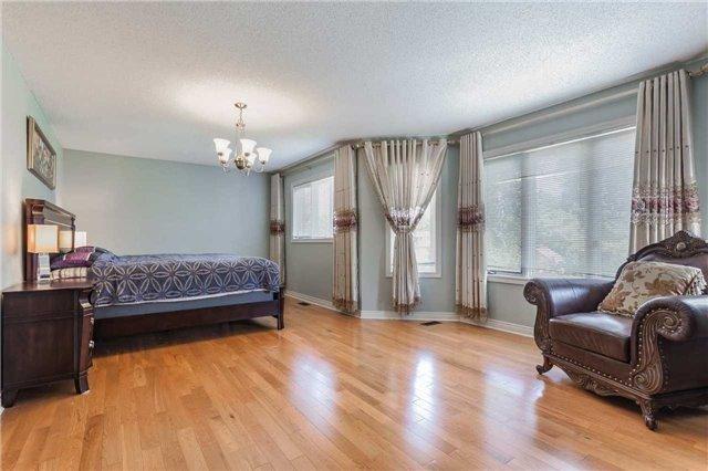 1001 Lytton Crt, House detached with 4 bedrooms, 3 bathrooms and 4 parking in Pickering ON | Image 17