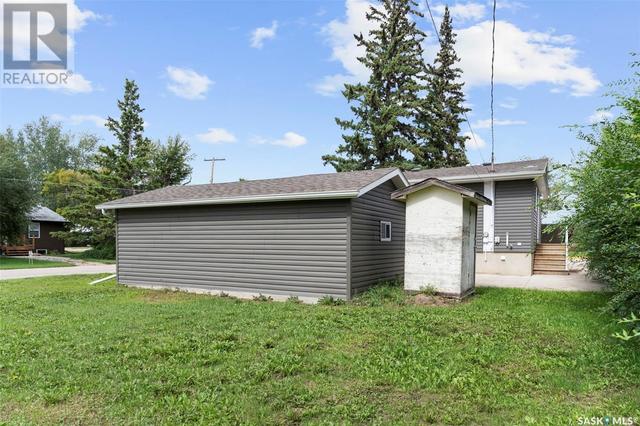 201 6th Avenue E, House detached with 4 bedrooms, 2 bathrooms and null parking in Watrous SK | Image 40