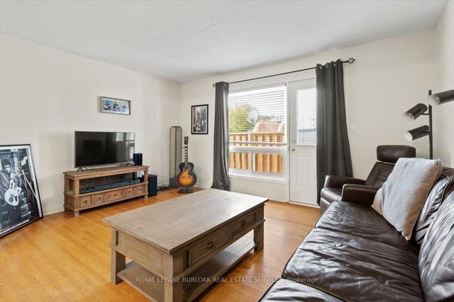 2 - 11 Colmar Pl, Townhouse with 2 bedrooms, 2 bathrooms and 1 parking in Hamilton ON | Image 33