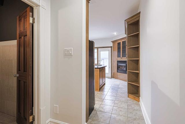 178 Bedford Park Ave, House semidetached with 3 bedrooms, 3 bathrooms and 1 parking in Toronto ON | Image 4