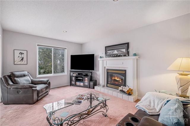 1234 Matheson Road, House detached with 3 bedrooms, 4 bathrooms and 6 parking in Ottawa ON | Image 3