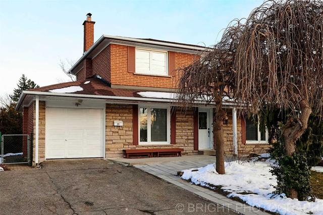 29 Hobart Dr, House detached with 4 bedrooms, 4 bathrooms and 2 parking in Toronto ON | Image 1
