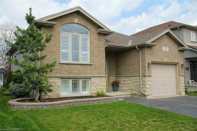 32 Maich Crescent, House detached with 3 bedrooms, 2 bathrooms and 3 parking in Brantford ON | Image 3