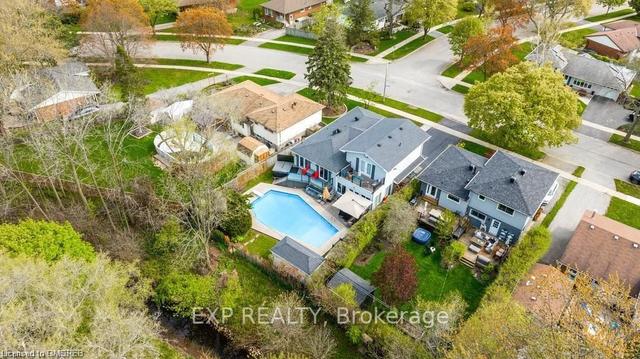 329 Erindale Dr, House detached with 3 bedrooms, 3 bathrooms and 5 parking in Burlington ON | Image 32