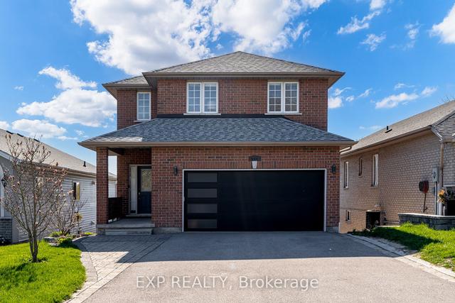 444 Oak St, House detached with 3 bedrooms, 4 bathrooms and 6 parking in Newmarket ON | Image 1