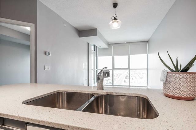 2205 - 75 Eglinton Ave W, Condo with 1 bedrooms, 1 bathrooms and 1 parking in Mississauga ON | Image 5