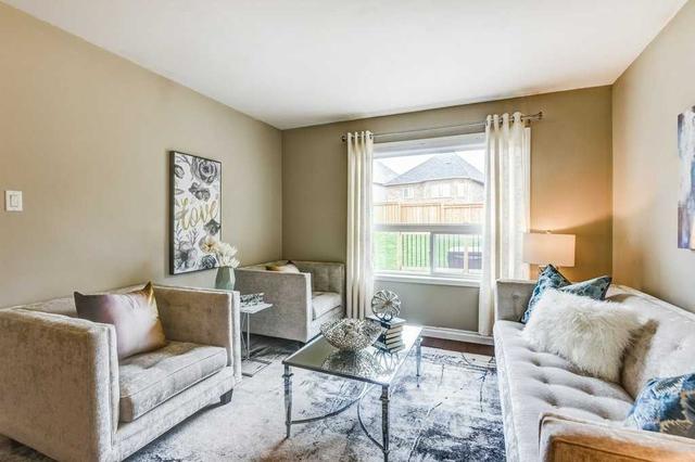 12 Campling Crt, House detached with 3 bedrooms, 2 bathrooms and 3 parking in Clarington ON | Image 4