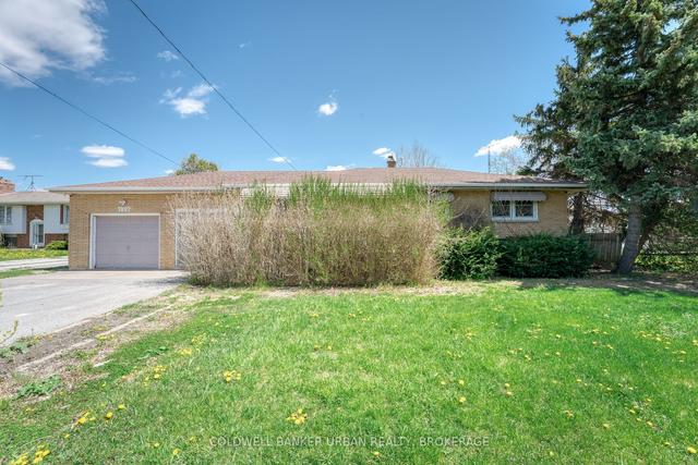 7897 Howard Ave, House detached with 3 bedrooms, 1 bathrooms and 7 parking in Amherstburg ON | Image 12