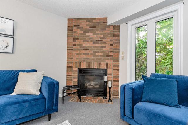 1 - 302 College Ave, Townhouse with 3 bedrooms, 2 bathrooms and 2 parking in Guelph ON | Image 2
