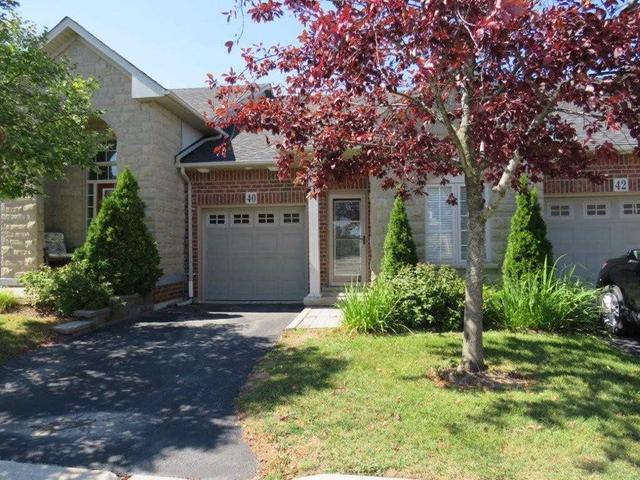 40 Manitoulin Tr, Townhouse with 3 bedrooms, 3 bathrooms and 2 parking in Hamilton ON | Image 1