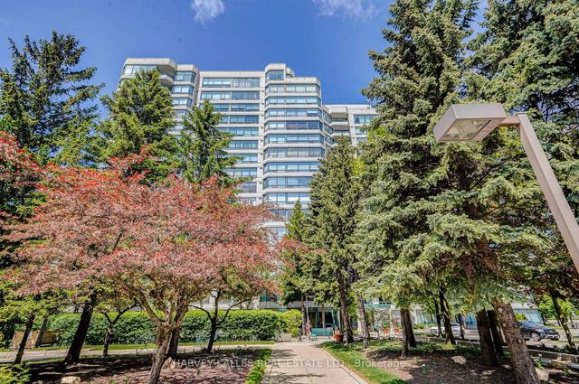 212 - 120 Promenade Circ, Condo with 2 bedrooms, 2 bathrooms and 1 parking in Vaughan ON | Image 1