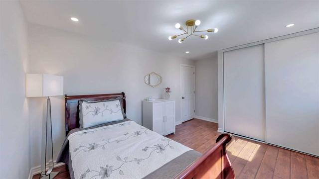 upper - 234 Lancaster Ave, House detached with 3 bedrooms, 2 bathrooms and 2 parking in Newmarket ON | Image 13
