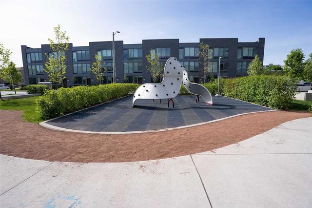 2011 - 2 Sonic Way, Condo with 2 bedrooms, 2 bathrooms and 1 parking in Toronto ON | Image 28