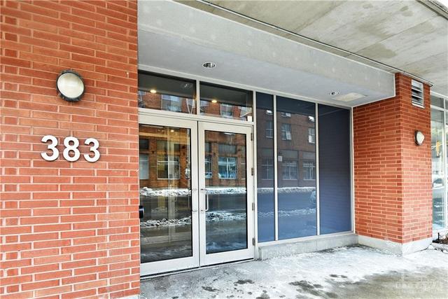 403 - 383 Cumberland Street, Condo with 2 bedrooms, 1 bathrooms and 1 parking in Ottawa ON | Image 2