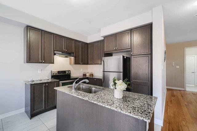 55 Dolobram Tr, House semidetached with 3 bedrooms, 4 bathrooms and 5 parking in Brampton ON | Image 11