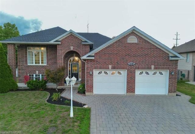 8698 Parkhouse Drive, House detached with 3 bedrooms, 3 bathrooms and 4 parking in Strathroy Caradoc ON | Image 5