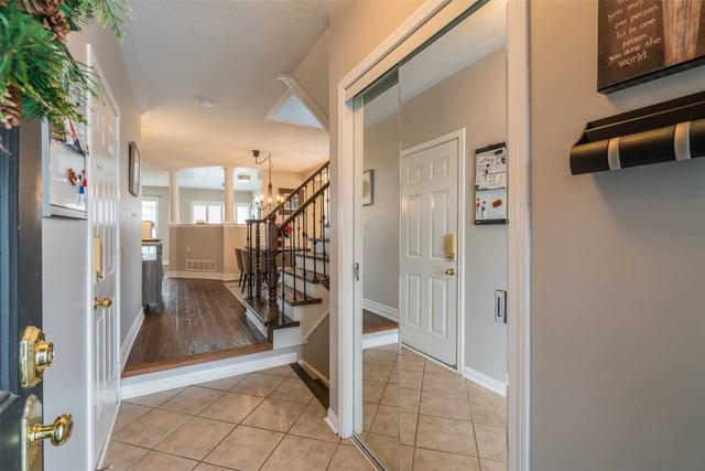 1631 Cartwright Cres, House attached with 3 bedrooms, 3 bathrooms and 3 parking in Milton ON | Image 12