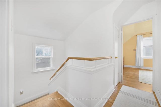 212 Elmhurst Ave, House detached with 3 bedrooms, 2 bathrooms and 3 parking in Toronto ON | Image 11