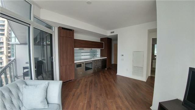 1002 - 45 Charles St E, Condo with 2 bedrooms, 2 bathrooms and 1 parking in Toronto ON | Image 1